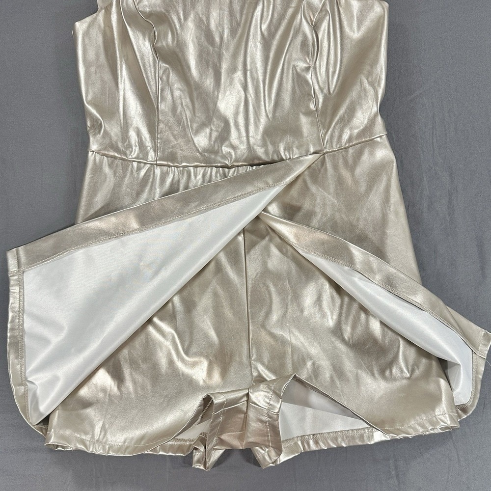 One-Shoulder Metallic Silver Romper - Picture 3 of 11